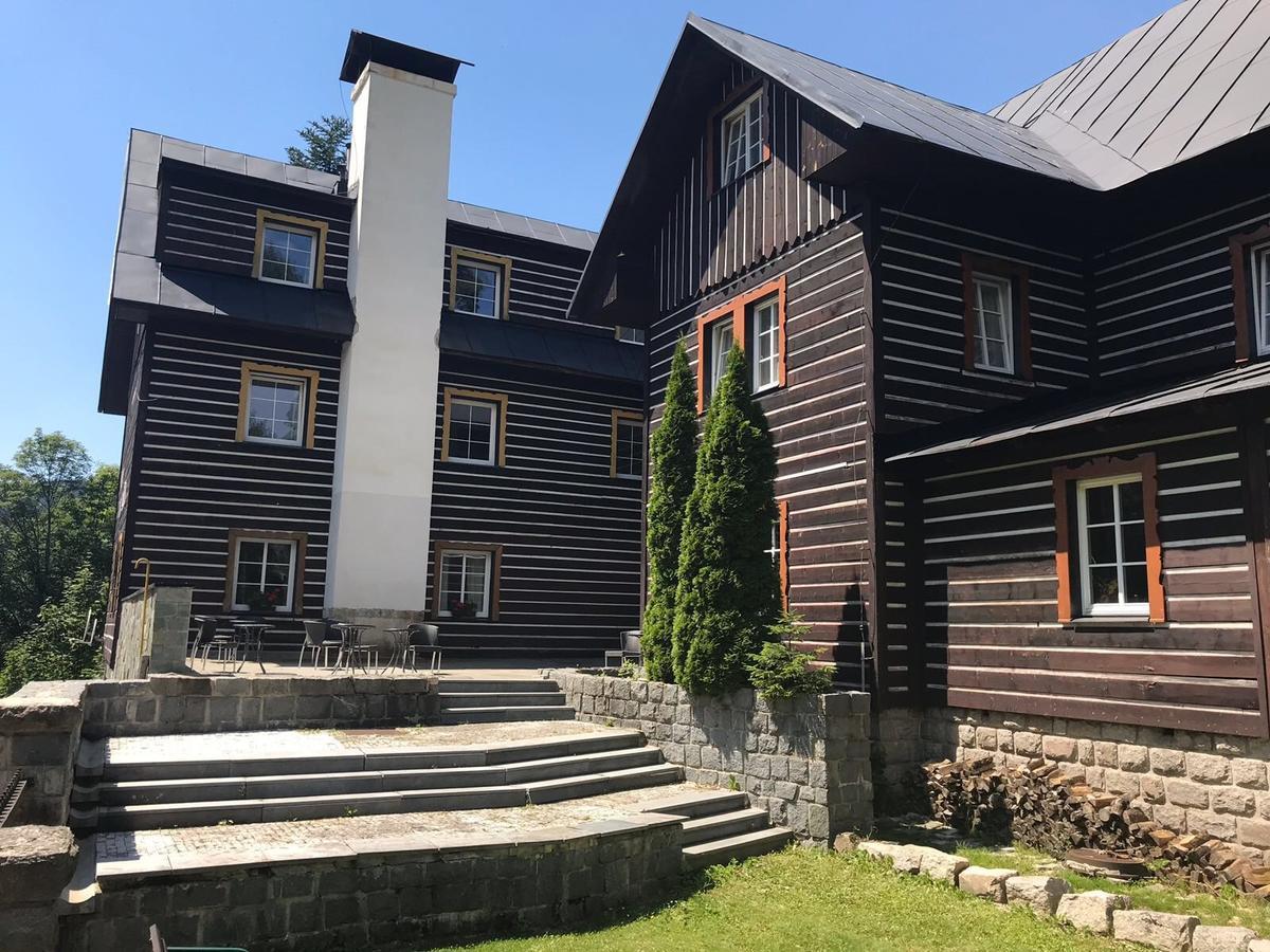 Hotel Tri Ruze Špindlerŭv Mlýn Eksteriør bilde