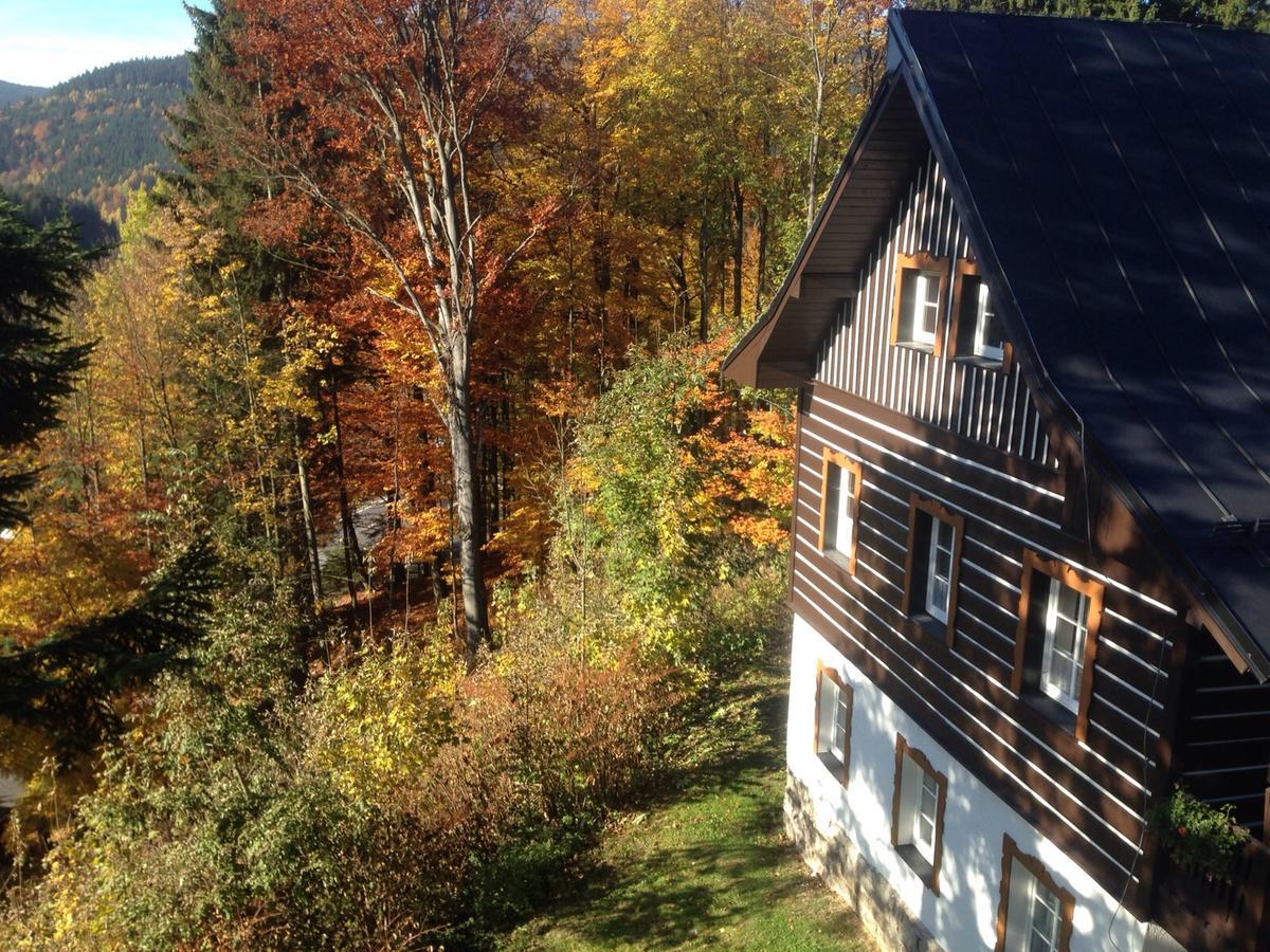 Hotel Tri Ruze Špindlerŭv Mlýn Eksteriør bilde